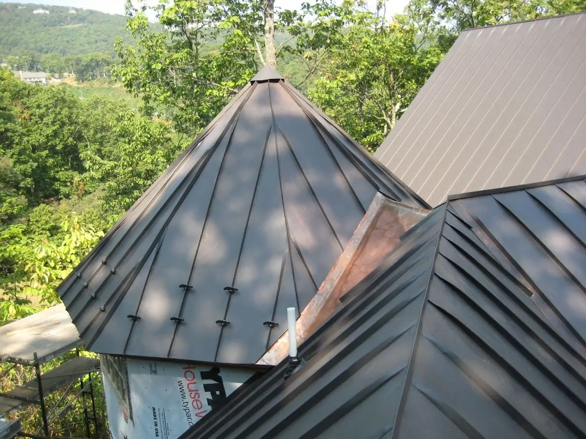 Professional Gutter Cleaning by Craftsman Roofing in Vermont-Slauson